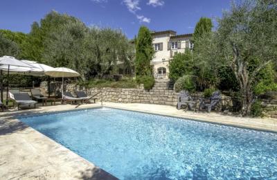 Exquisite 1747m² Villa - Valbonne